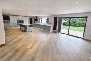 Kitchen Diner- click for photo gallery